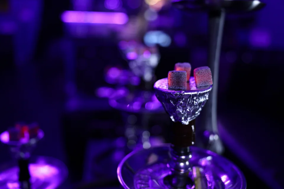 Glowing coals with the Star bar out of focus